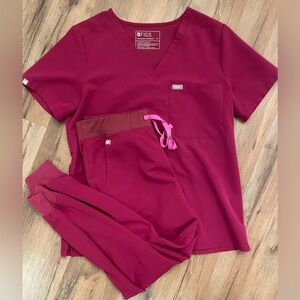 Figs Women's Scrub Set in Burgundy
